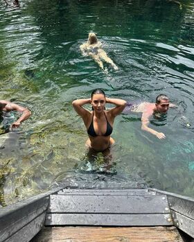 Kim Kardashian Nude Leaks OnlyFans Photo 49