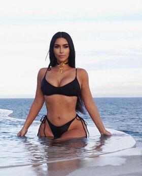 Kim Kardashian Nude Leaks OnlyFans Photo 77