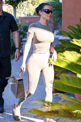 Kim Kardashian Nude Leaks OnlyFans Photo 240