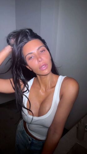 Kim Kardashian Nude Leaks OnlyFans Photo 367