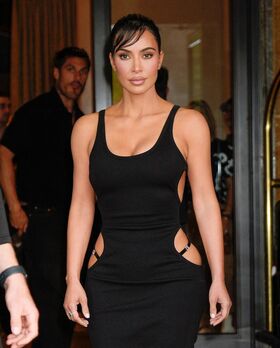 Kim Kardashian Nude Leaks OnlyFans Photo 376