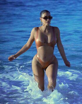 Kim Kardashian Nude Leaks OnlyFans Photo 418