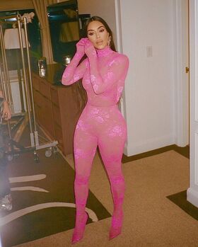 Kim Kardashian Nude Leaks OnlyFans Photo 552