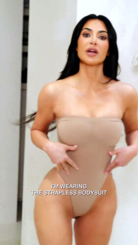 Kim Kardashian Nude Leaks OnlyFans Photo 605