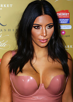 Kim Kardashian Nude Leaks OnlyFans Photo 621