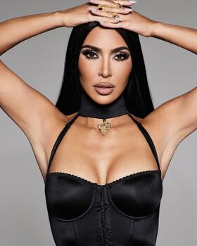 Kim Kardashian Nude Leaks OnlyFans Photo 657
