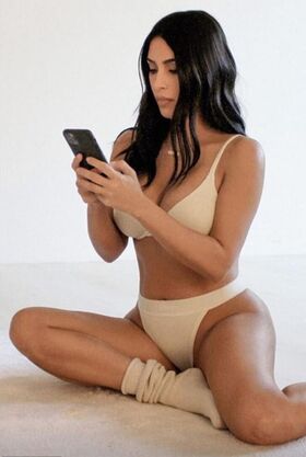 Kim Kardashian Nude Leaks OnlyFans Photo 695