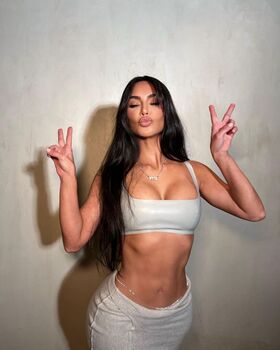 Kim Kardashian Nude Leaks OnlyFans Photo 721