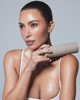 Kim Kardashian Nude Leaks OnlyFans Photo 732