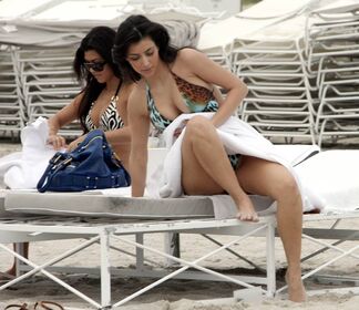 Kim Kardashian Nude Leaks OnlyFans Photo 853