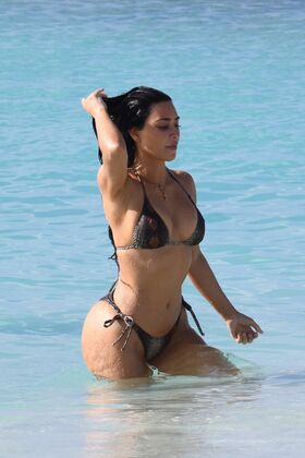 Kim Kardashian Nude Leaks OnlyFans Photo 947