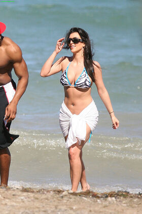 Kim Kardashian Nude Leaks OnlyFans Photo 989