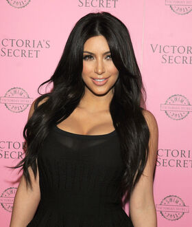 Kim Kardashian Nude Leaks OnlyFans Photo 1002