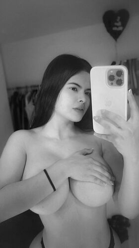 Kimberley Delgado Nude Leaks OnlyFans Photo 19