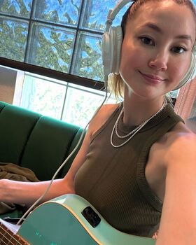 Kimiko Glenn Nude Leaks OnlyFans Photo 92