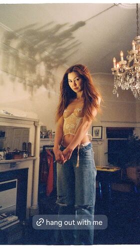 Kimiko Glenn Nude Leaks OnlyFans Photo 111