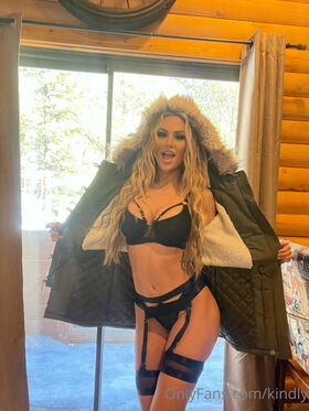 Kindly Myers Nude Leaks OnlyFans Photo 16