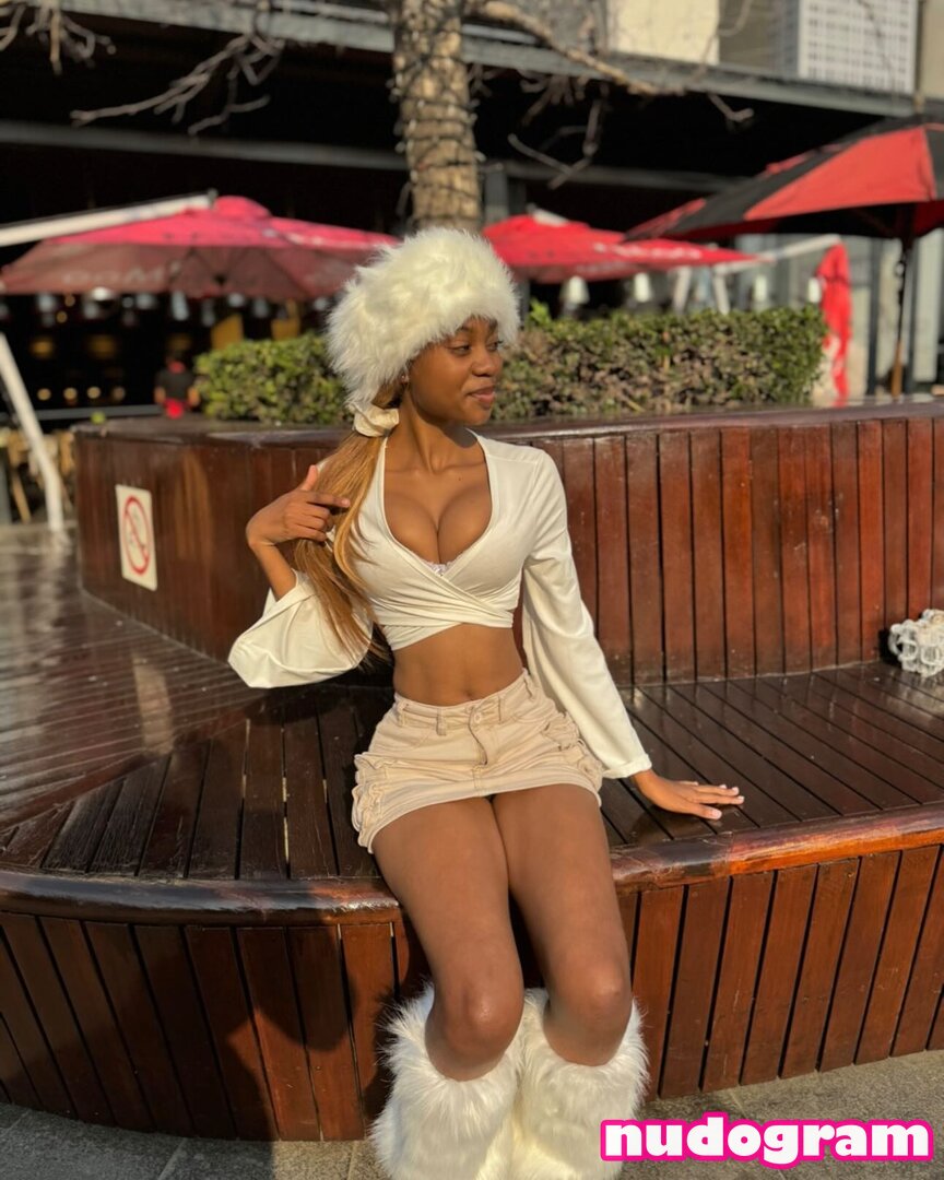 kisha_ndlovu_  kisha_ndlovu_  kisha_ndlovu_  Lakeisha N  Kisha  Гола  изтичане OnlyFans снимка 24 - Nudogram v2.1