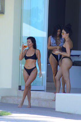 Kourtney Kardashian Nude Leaks OnlyFans Photo 88