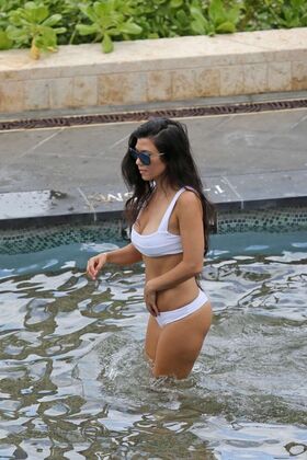 Kourtney Kardashian Nude Leaks OnlyFans Photo 152