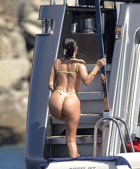 Kourtney Kardashian Nude Leaks OnlyFans Photo 175