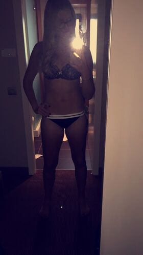 Kristina Mladenovic Nude Leaks OnlyFans Photo 22