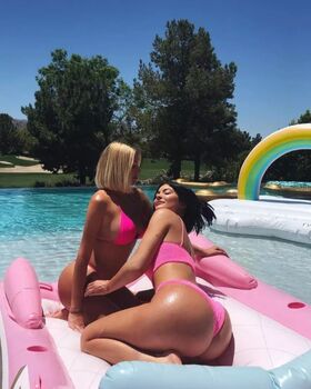Kylie Jenner Nude Leaks OnlyFans Photo 25