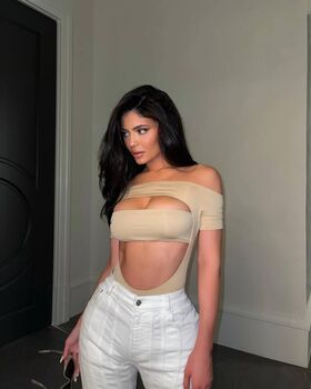 Kylie Jenner Nude Leaks OnlyFans Photo 79