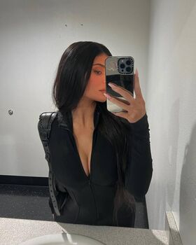 Kylie Jenner Nude Leaks OnlyFans Photo 105
