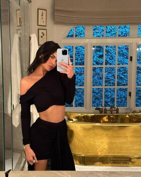 Kylie Jenner Nude Leaks OnlyFans Photo 751
