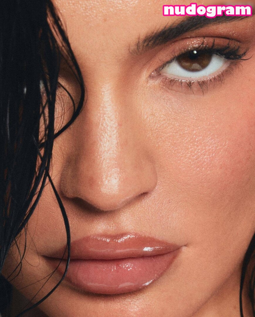 Kylie Jenner  KylieJenner  kyliejenner.2 Nude Leaks OnlyFans Photo 1487  - Nudogram v2.0
