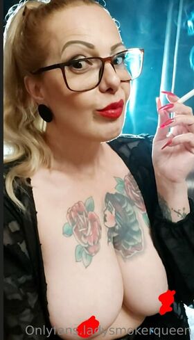 lady.smoker.queen Nude Leaks OnlyFans Photo 55