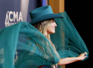 Lainey Wilson Nude Leaks OnlyFans Photo 84