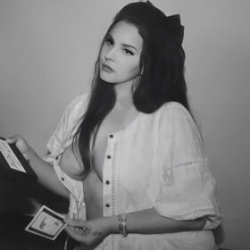 Lana Del Rey Nude Leaks OnlyFans Photo 120