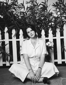 Lana Del Rey Nude Leaks OnlyFans Photo 276