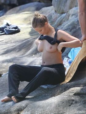 Lara Bingle Nude Leaks OnlyFans Photo 11