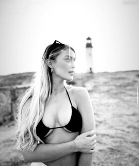 Larabeu नग्न लीक OnlyFans फोटो 4