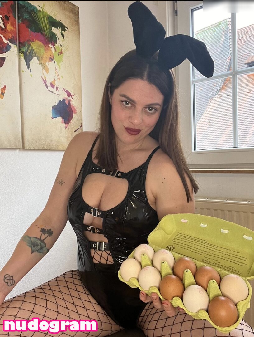 Laras Secret  laras.little.secret  laras.secret Фото утечки OnlyFans  обнаженная №9 - Nudogram v2.1