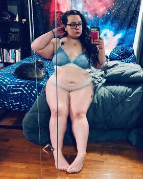 Larger Ladies Nude Leaks OnlyFans Photo 21
