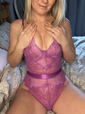 Laura_rose_88088 Nude Leaks OnlyFans Photo 4