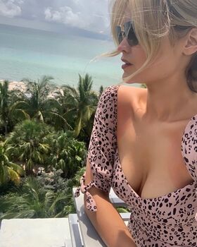 Laura Whitmore Nude Leaks OnlyFans Photo 16