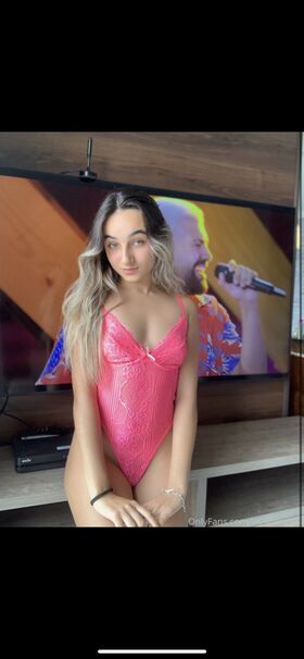 Lavinia Miranda Nude Leaks OnlyFans Photo 1