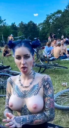 Lea Sky / cyberbarbie2077