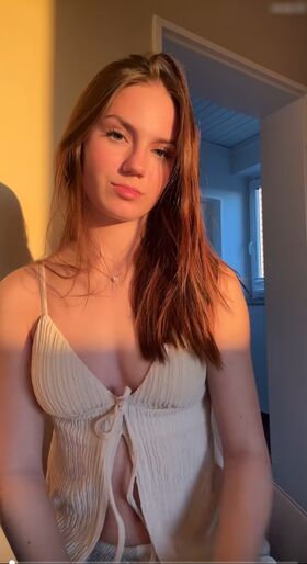 Lea Viktoria Nude Leaks OnlyFans Photo 7