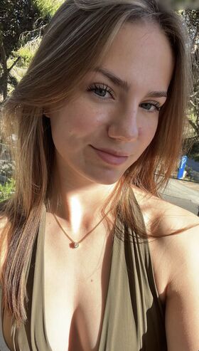 Lea Viktoria Nude Leaks OnlyFans Photo 8