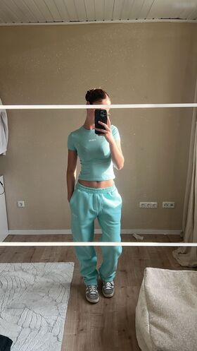 Lea Viktoria Nude Leaks OnlyFans Photo 11