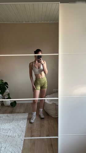 Lea Viktoria Nude Leaks OnlyFans Photo 12