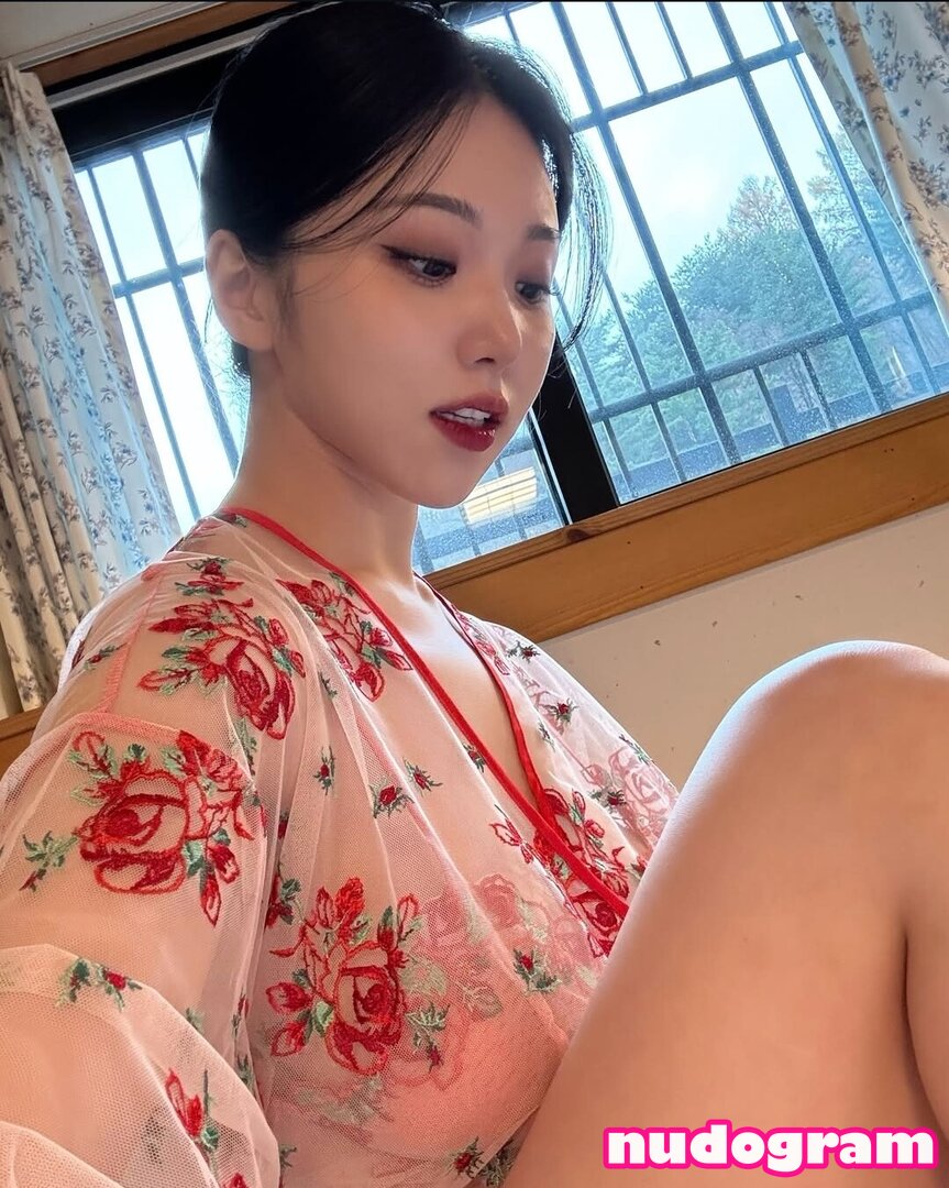 Yeonwoo kimono