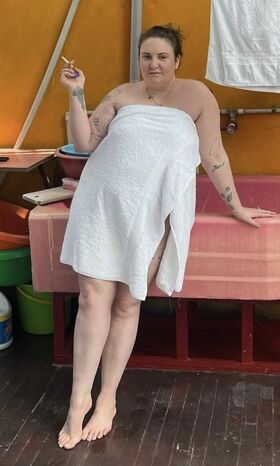 Lena Dunham Nude Leaks OnlyFans Photo 9
