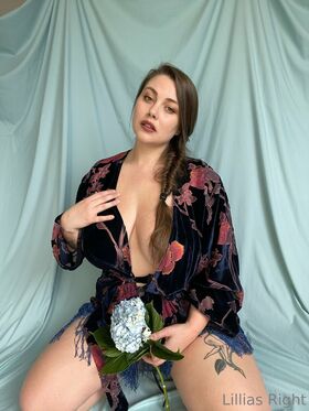 Lillias Right Nude Leaks OnlyFans Photo 107